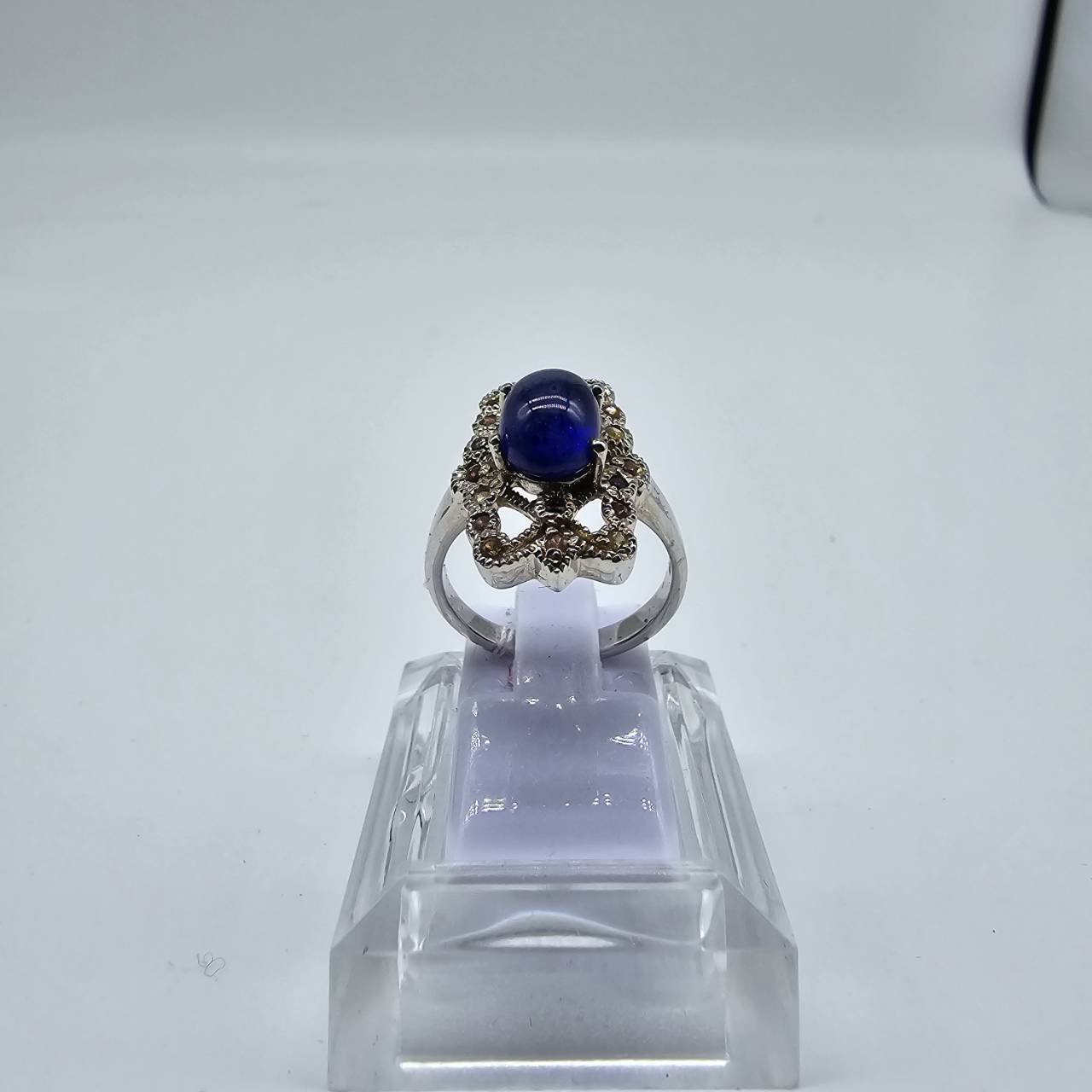 Vintage-Inspired Amethyst & Corundum Ring – 18K Gold-Plated Sterling Silver