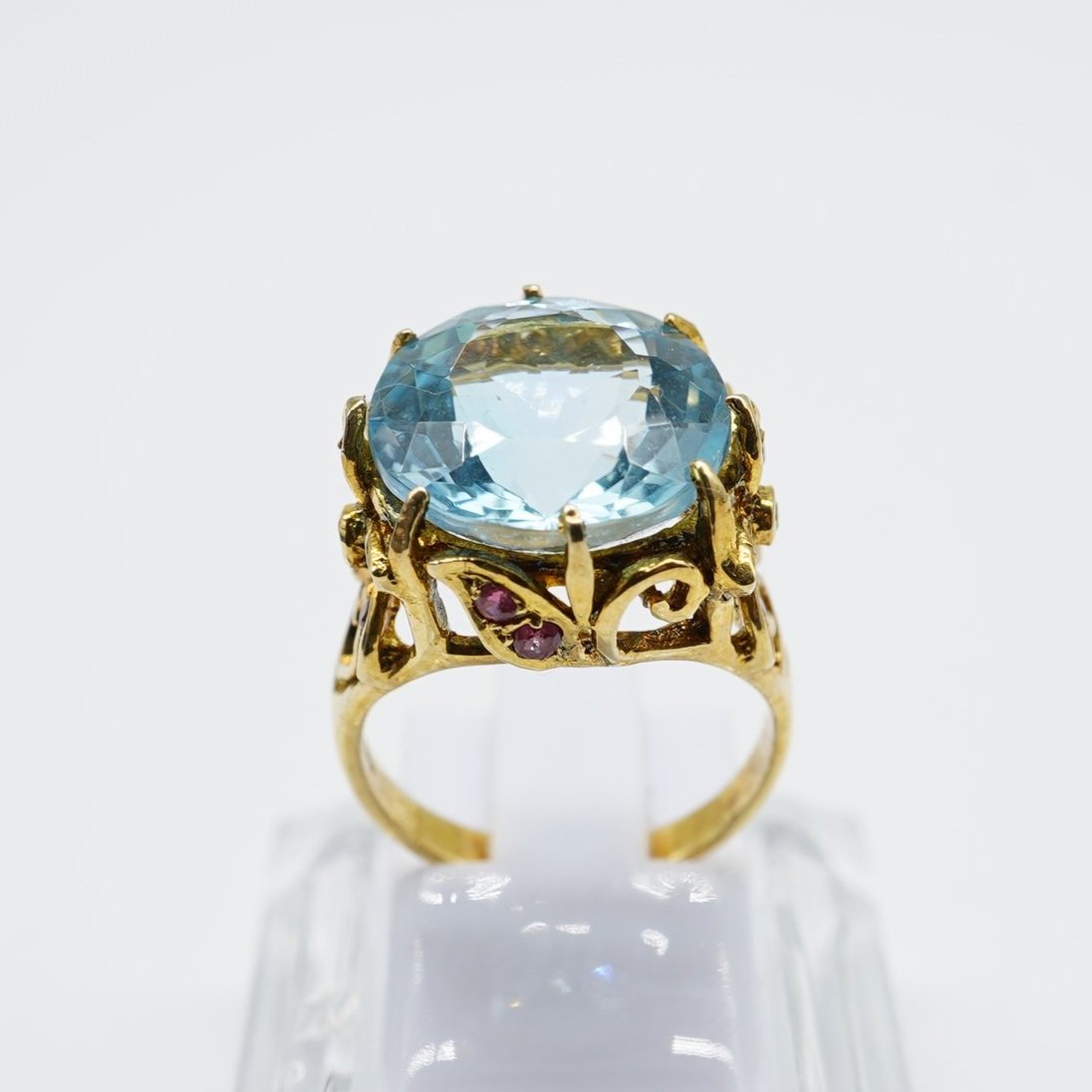 12-Carat Blue Topaz & Ruby Flower Ring – Nature-Inspired Elegance