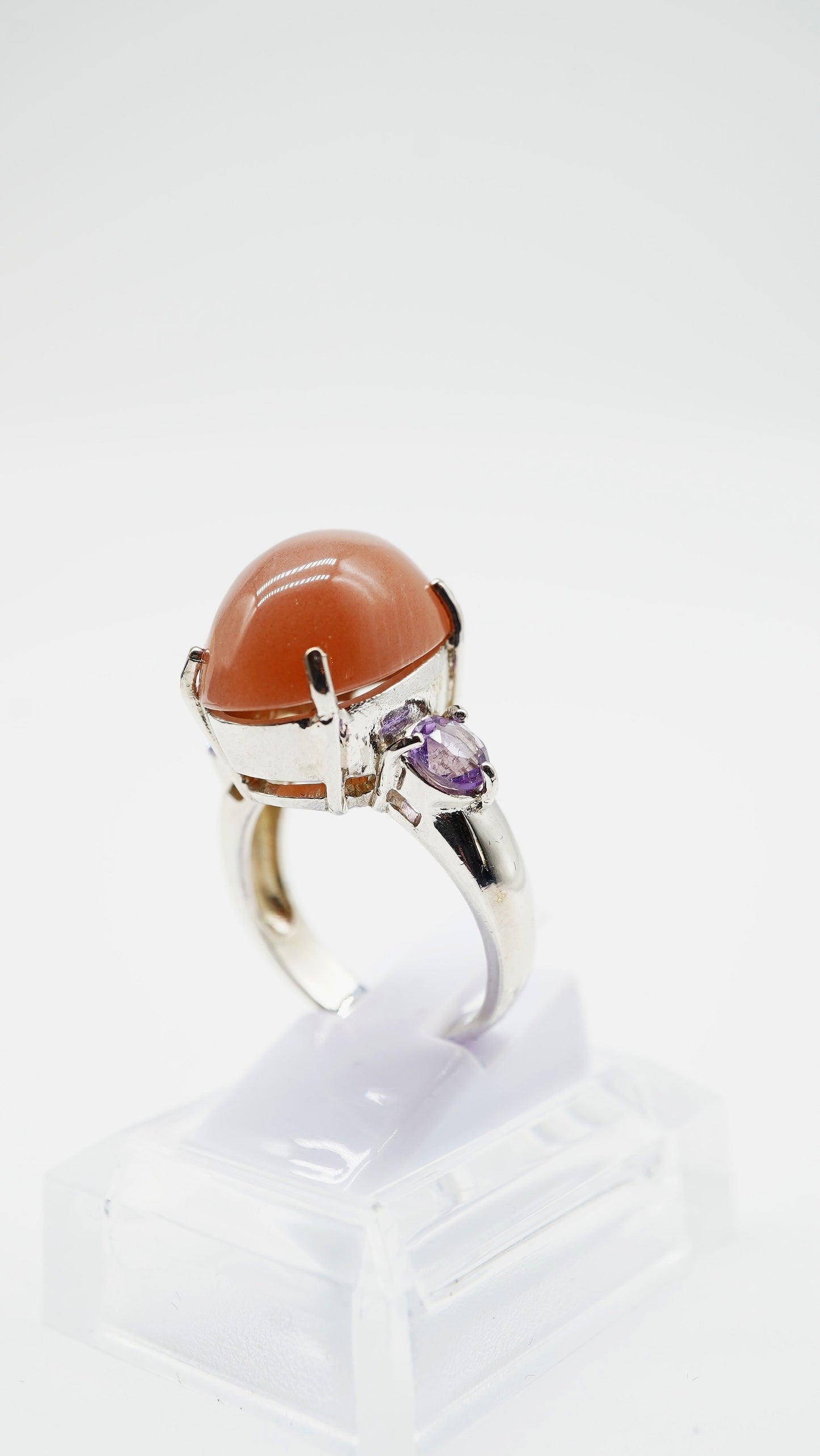 Pinky Beige Star Moonstone & Amethyst Ring – White Rhodium Plated Sterling Silver