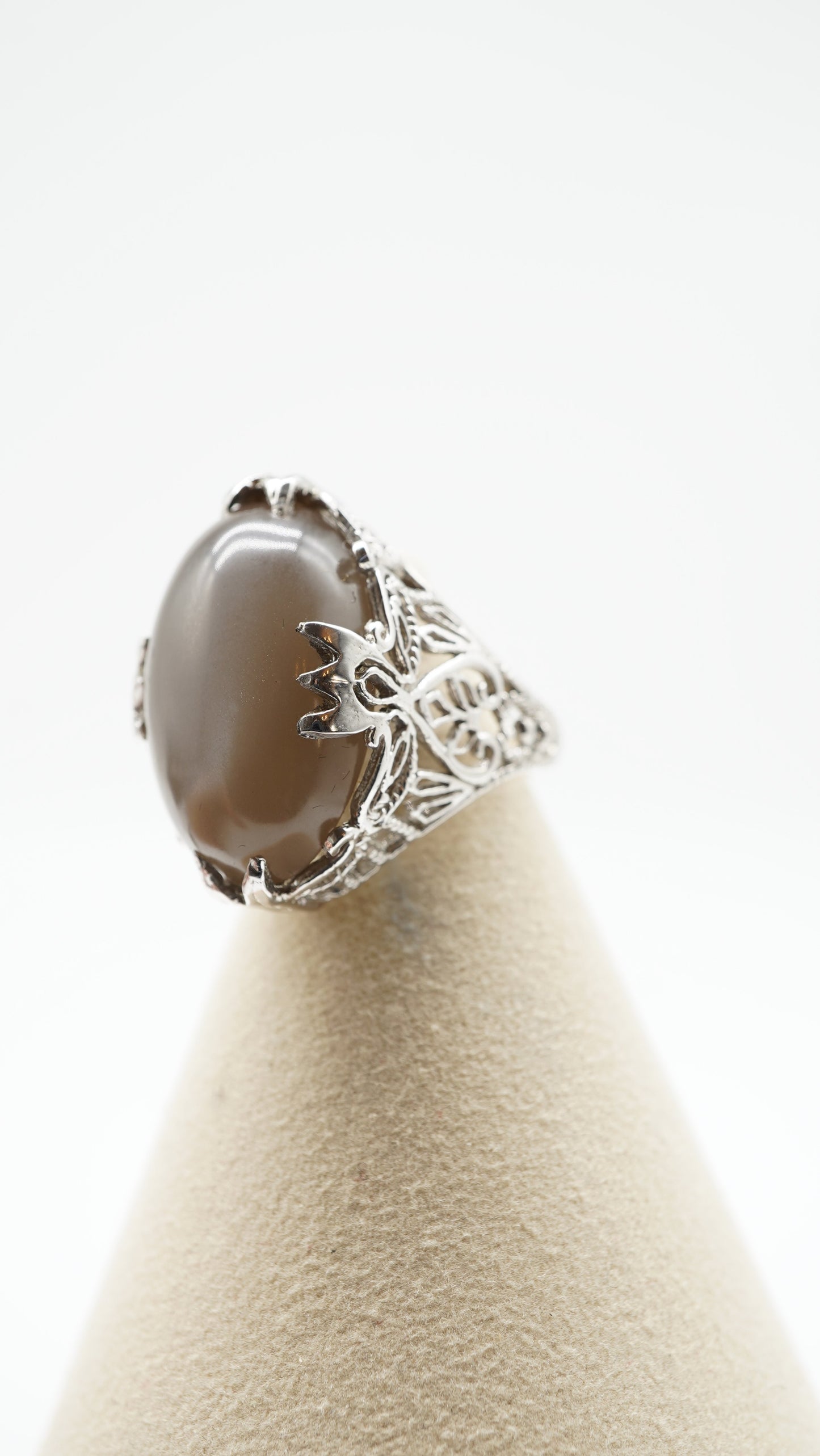 22-Carat Gray Moonstone Ring – 18K Gold-Plated Sterling Silver