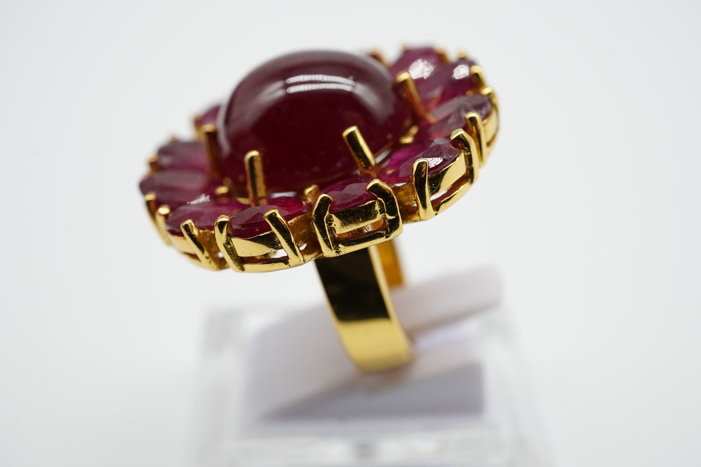 Ruby Cabochon Daisy Ring – 18K Gold-Plated Sterling Silver